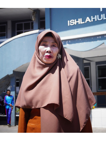 Lilis Mustika, BA